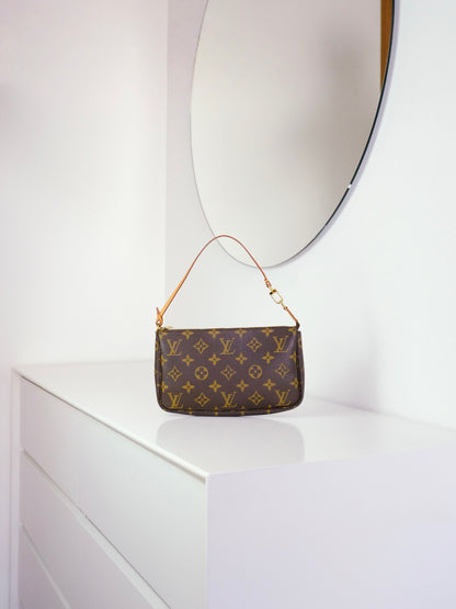Louis Vuitton Vintage Pochette Accessoires Shoulder Crossbody Bag