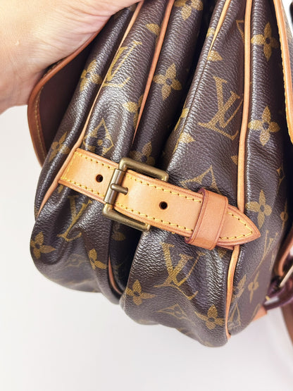 Louis Vuitton Vintage Saumur 30 Shoulder Crossbody Bag