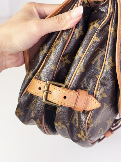 Louis Vuitton Vintage Saumur 30 Shoulder Crossbody Bag