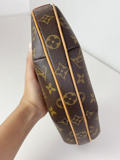 Louis Vuitton Vintage Croissant PM Shoulder Bag
