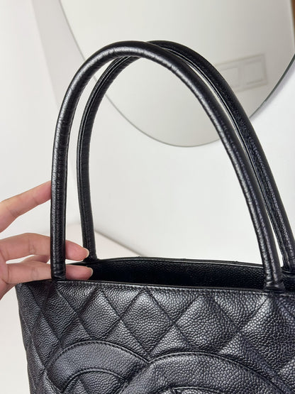 Chanel Vintage Caviar Medallion Gold Tote Handbag Shoulder Bag