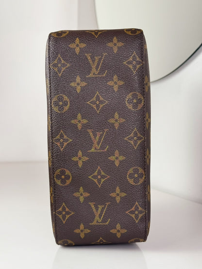 Louis Vuitton Vintage Looping MM Shoulder Bag