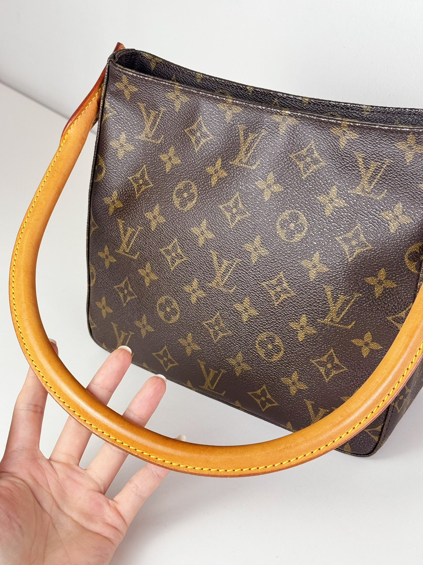 Louis Vuitton Vintage Looping MM Shoulder Bag