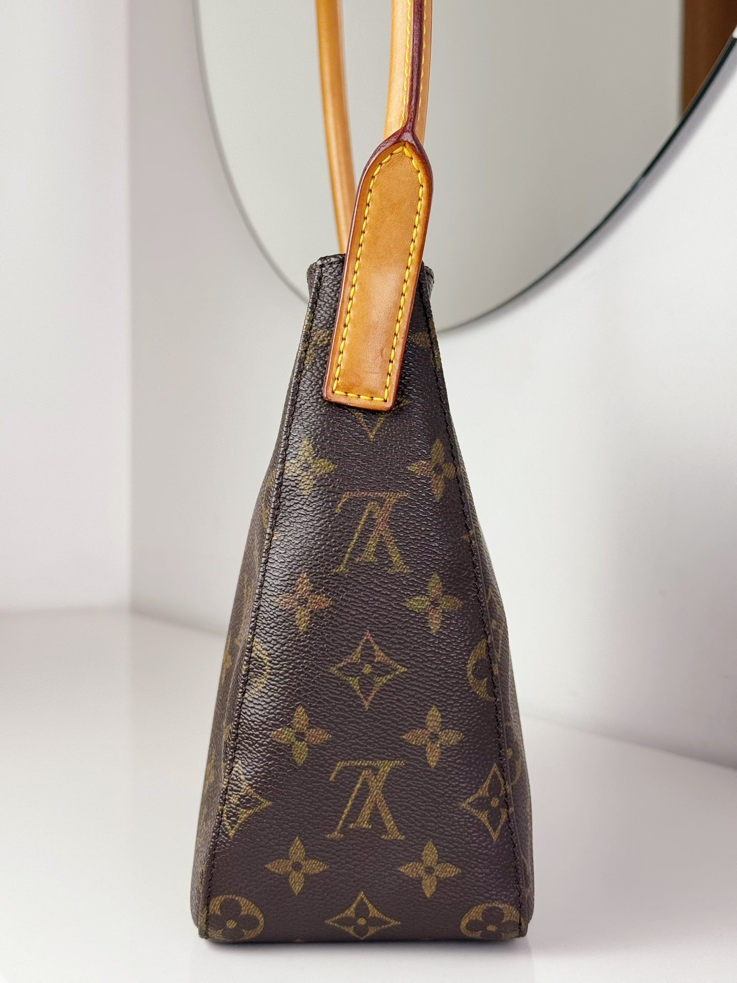 Louis Vuitton Vintage Looping MM Shoulder Bag