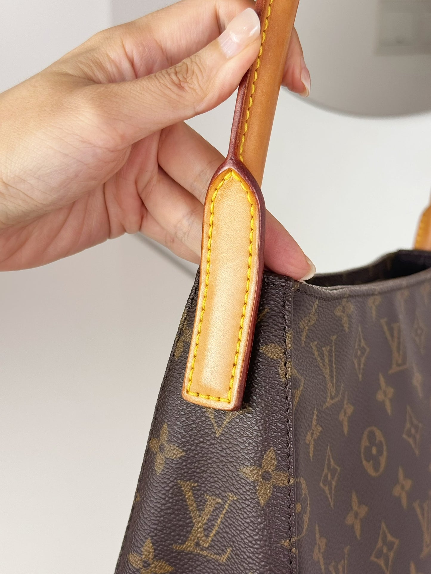 Louis Vuitton Vintage Looping MM Shoulder Bag