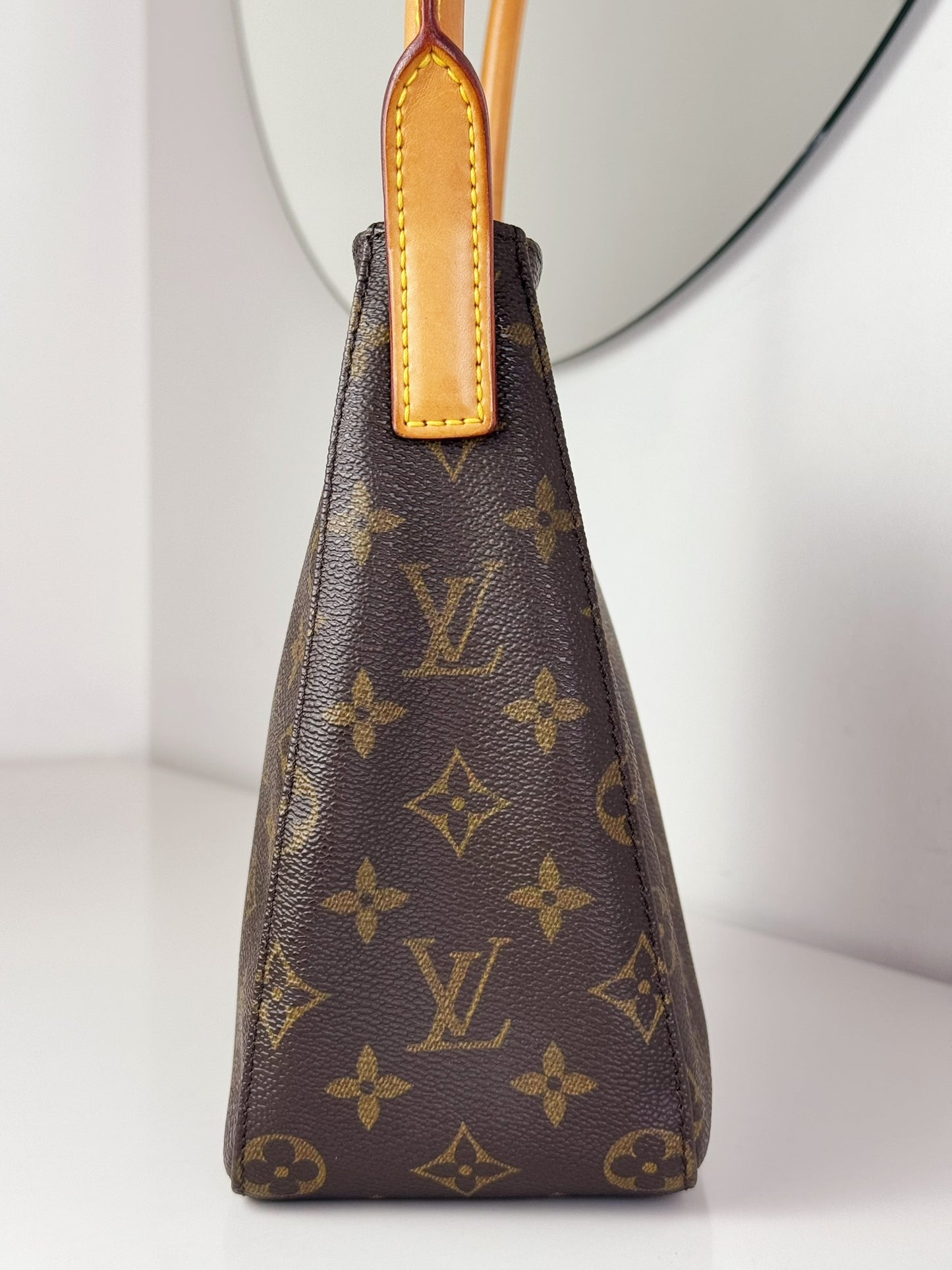 Louis Vuitton Vintage Looping MM Shoulder Bag