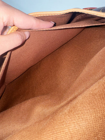 Louis Vuitton Vintage Saumur 30 Shoulder Crossbody Bag