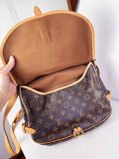 Louis Vuitton Vintage Saumur 30 Shoulder Crossbody Bag