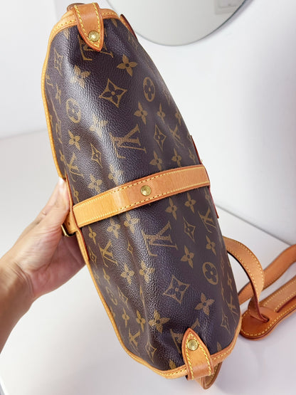 Louis Vuitton Vintage Saumur 30 Shoulder Crossbody Bag