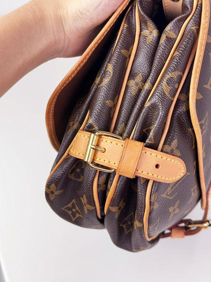 Louis Vuitton Vintage Saumur 30 Shoulder Crossbody Bag