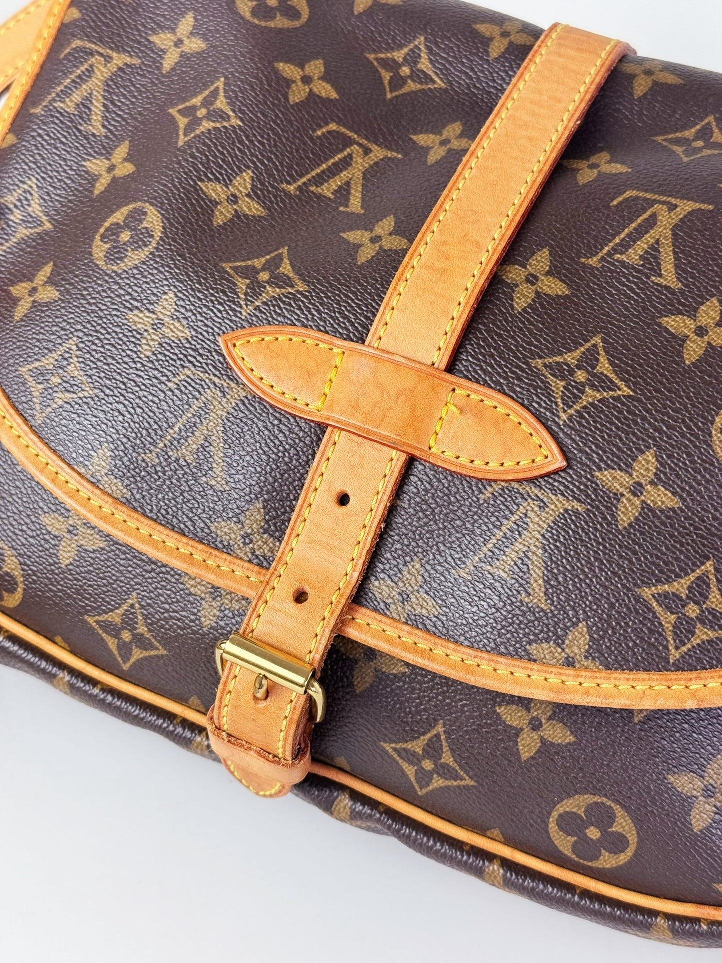 Louis Vuitton Vintage Saumur 30 Shoulder Crossbody Bag