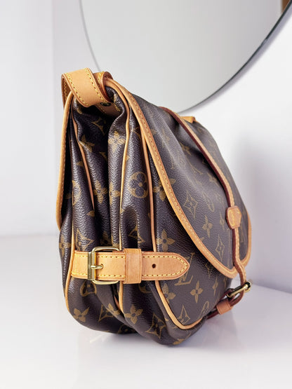 Louis Vuitton Vintage Saumur 30 Shoulder Crossbody Bag