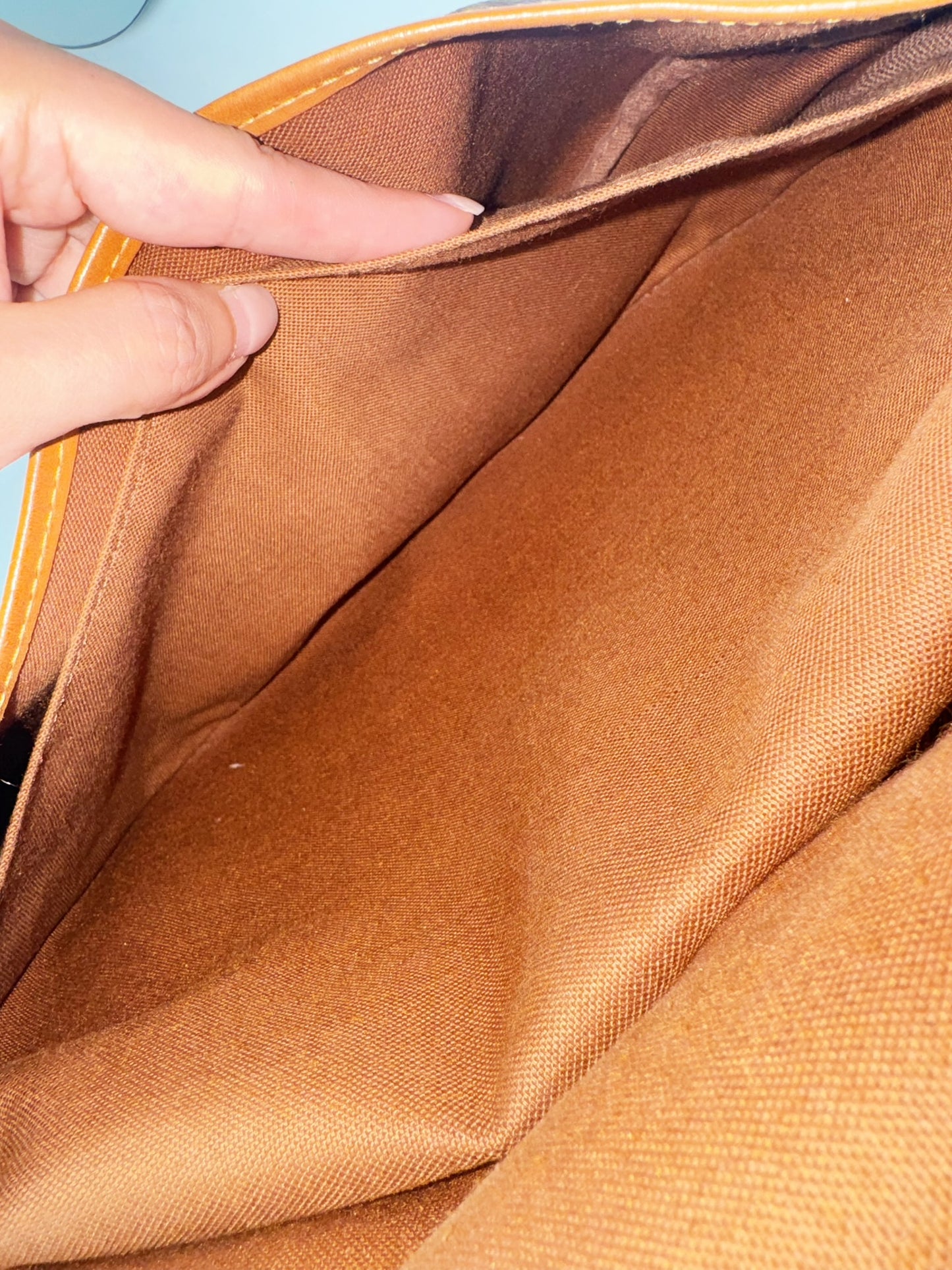 Louis Vuitton Vintage Saumur 30 Shoulder Crossbody Bag