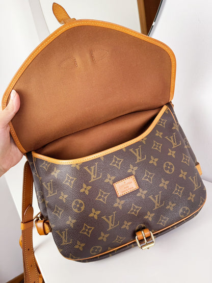 Louis Vuitton Vintage Saumur 30 Shoulder Crossbody Bag