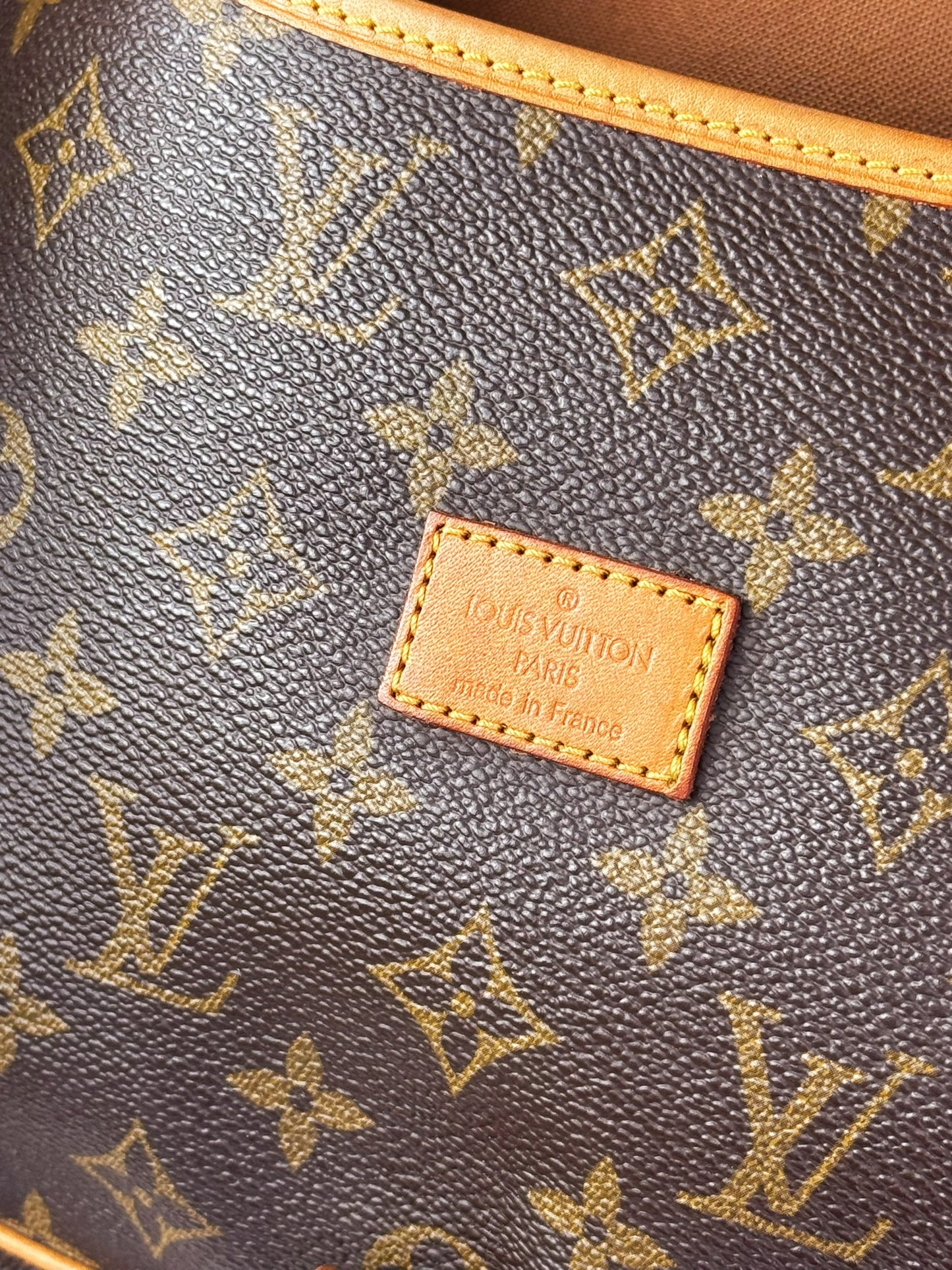 Louis Vuitton Vintage Saumur 30 Shoulder Crossbody Bag