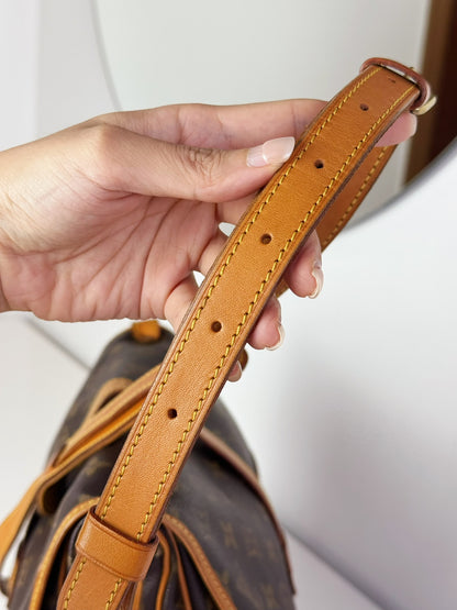 Louis Vuitton Vintage Saumur 30 Shoulder Crossbody Bag