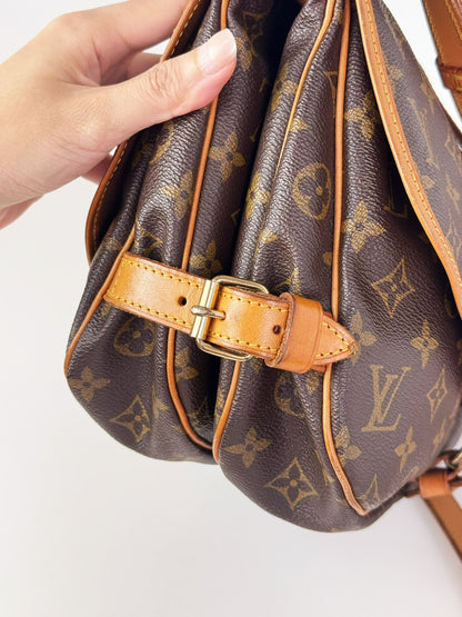 Louis Vuitton Vintage Saumur 30 Shoulder Crossbody Bag