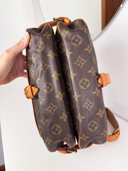 Louis Vuitton Vintage Saumur 30 Shoulder Crossbody Bag