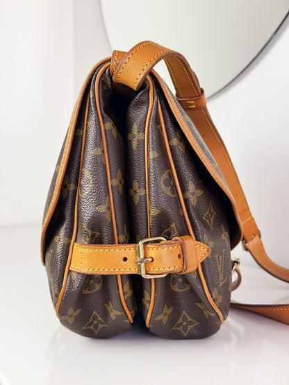 Louis Vuitton Vintage Saumur 30 Shoulder Crossbody Bag