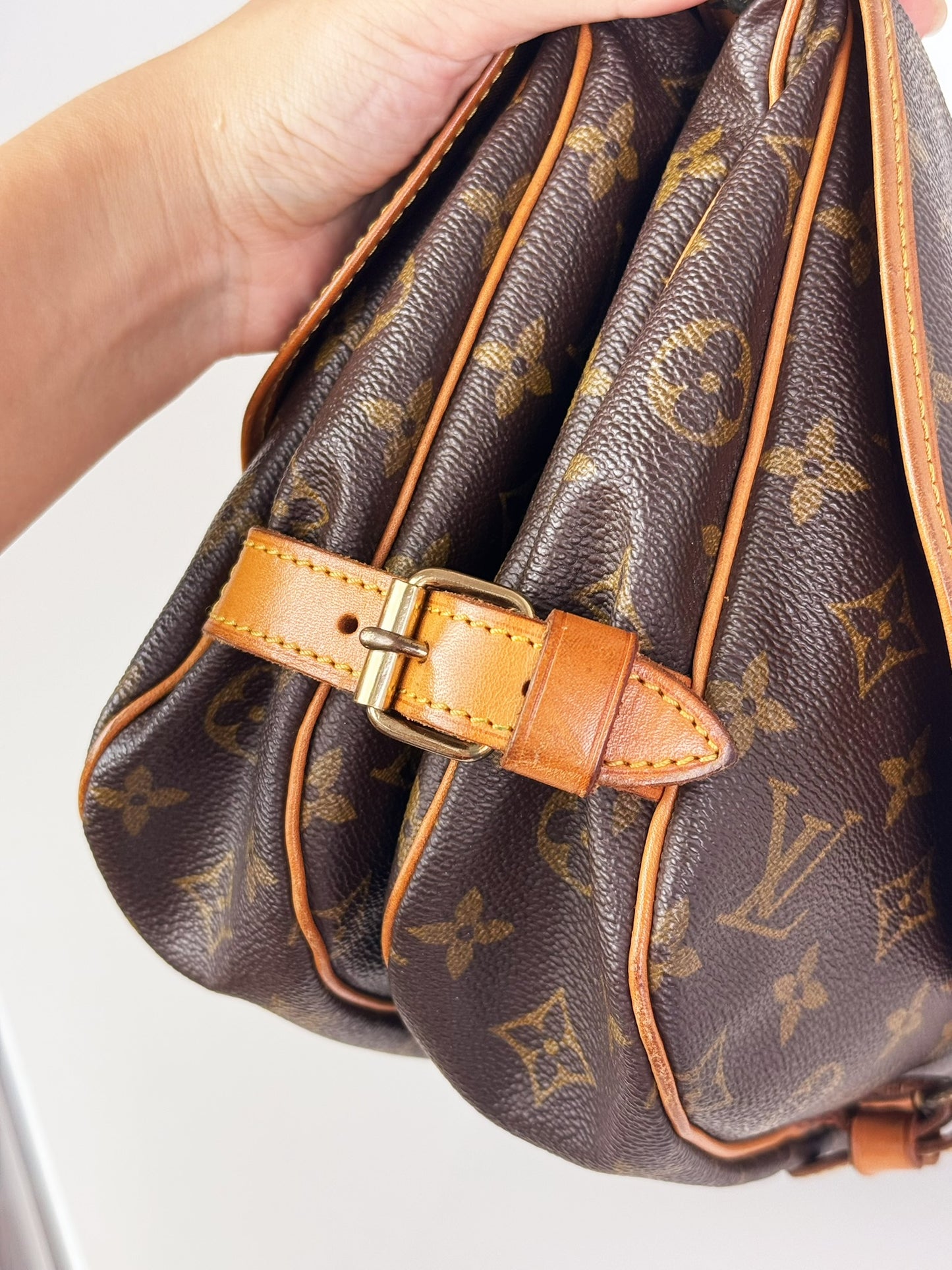 Louis Vuitton Vintage Saumur 30 Shoulder Crossbody Bag