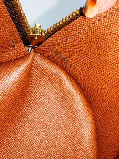 Louis Vuitton Vintage Papillon 26 Handbag Crossbody Bag