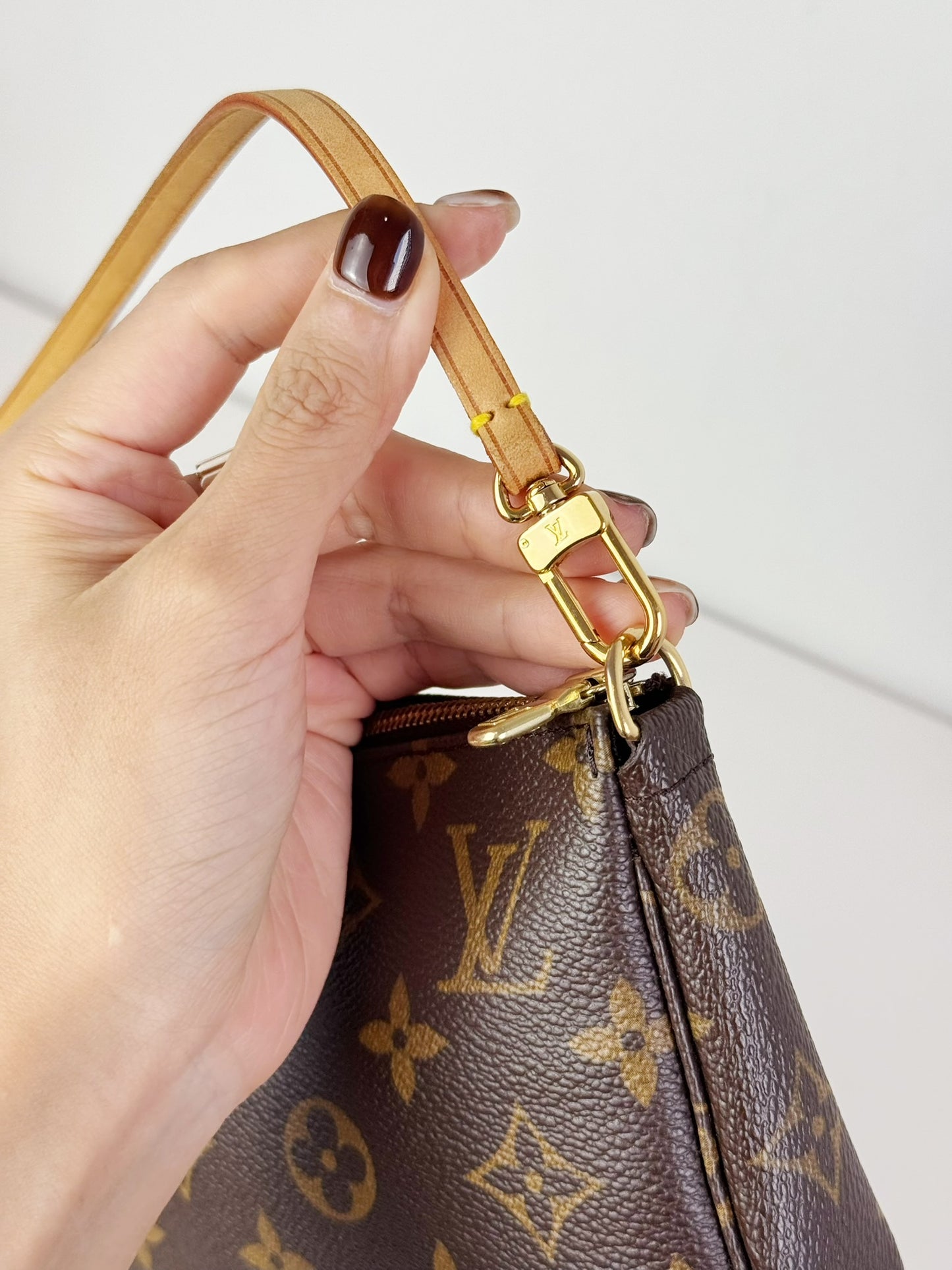 Louis Vuitton Vintage Pochette Accessoires Shoulder Crossbody Bag