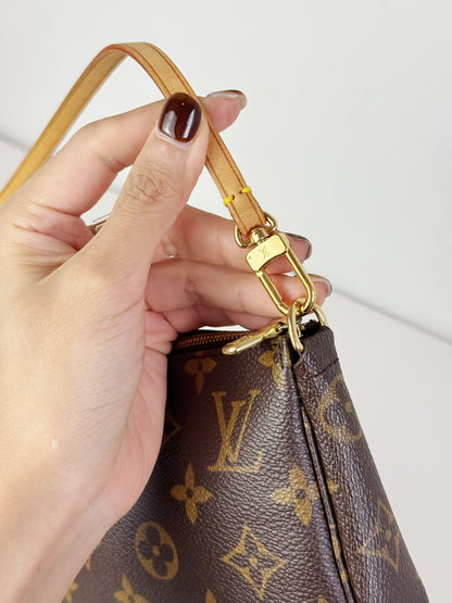 Louis Vuitton Vintage Pochette Accessoires Shoulder Crossbody Bag
