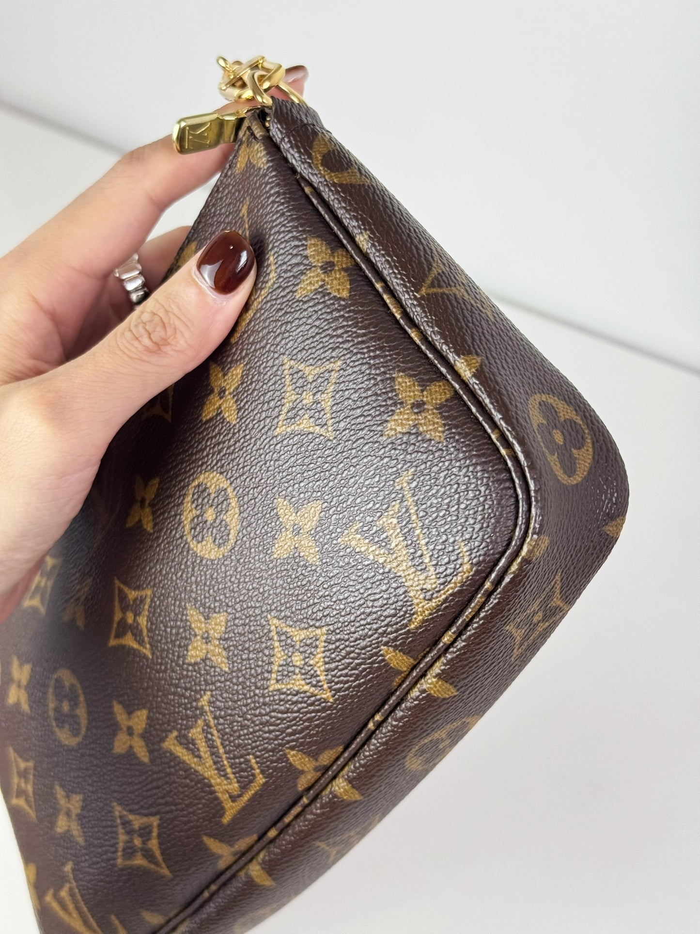 Louis Vuitton Vintage Pochette Accessoires Shoulder Crossbody Bag