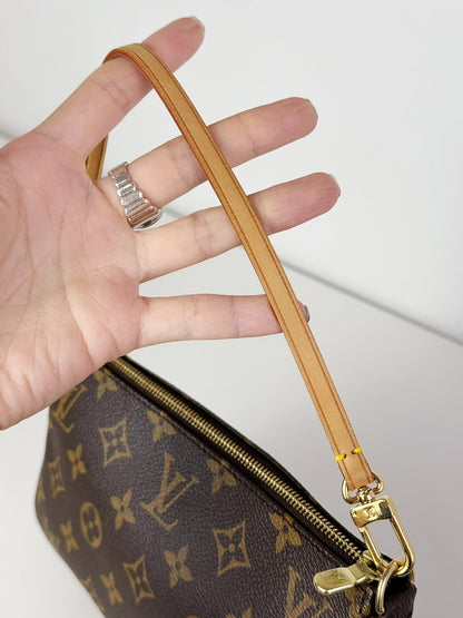 Louis Vuitton Vintage Pochette Accessoires Shoulder Crossbody Bag