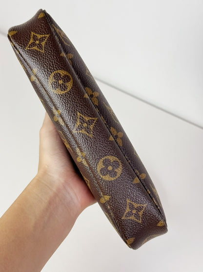 Louis Vuitton Vintage Pochette Accessoires Shoulder Crossbody Bag