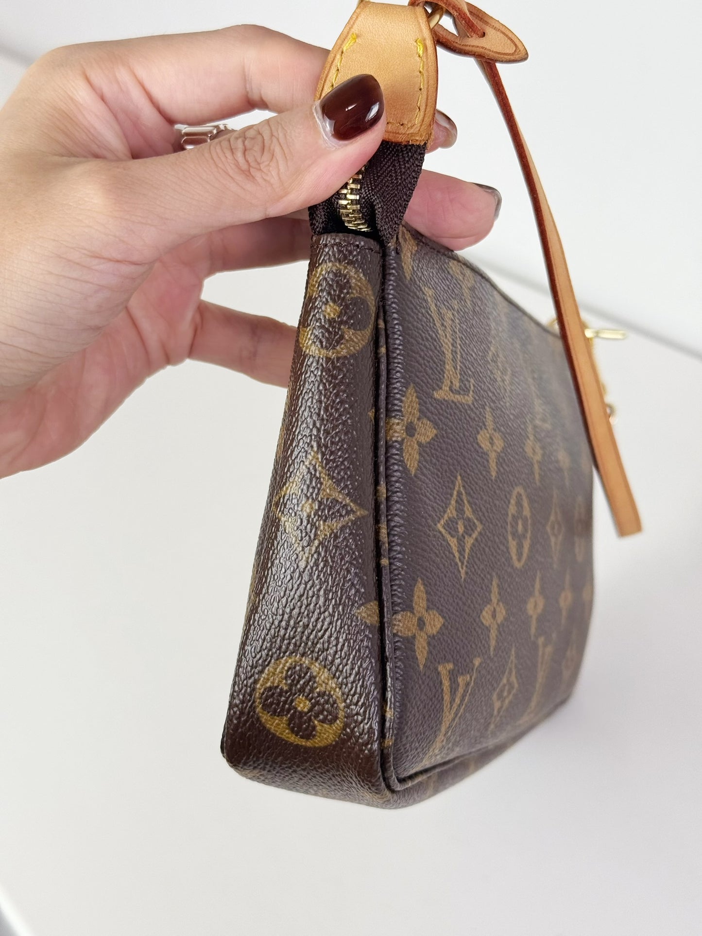 Louis Vuitton Vintage Pochette Accessoires Shoulder Crossbody Bag