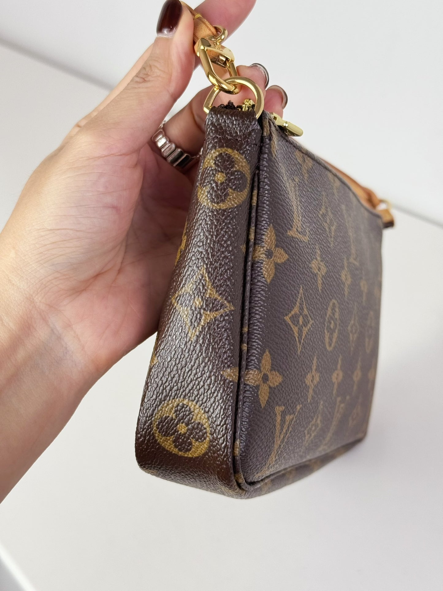 Louis Vuitton Vintage Pochette Accessoires Shoulder Crossbody Bag