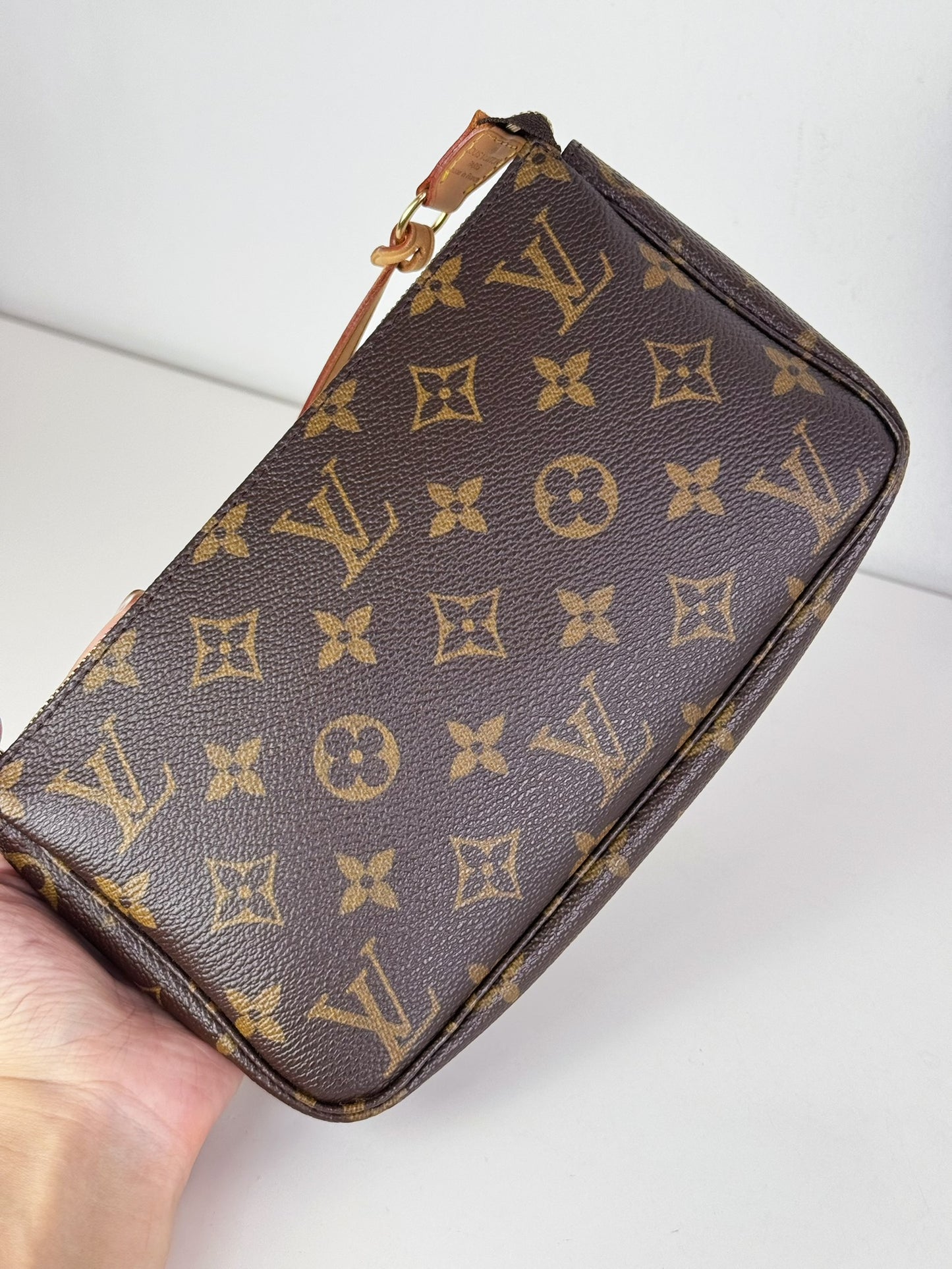 Louis Vuitton Vintage Pochette Accessoires Shoulder Crossbody Bag