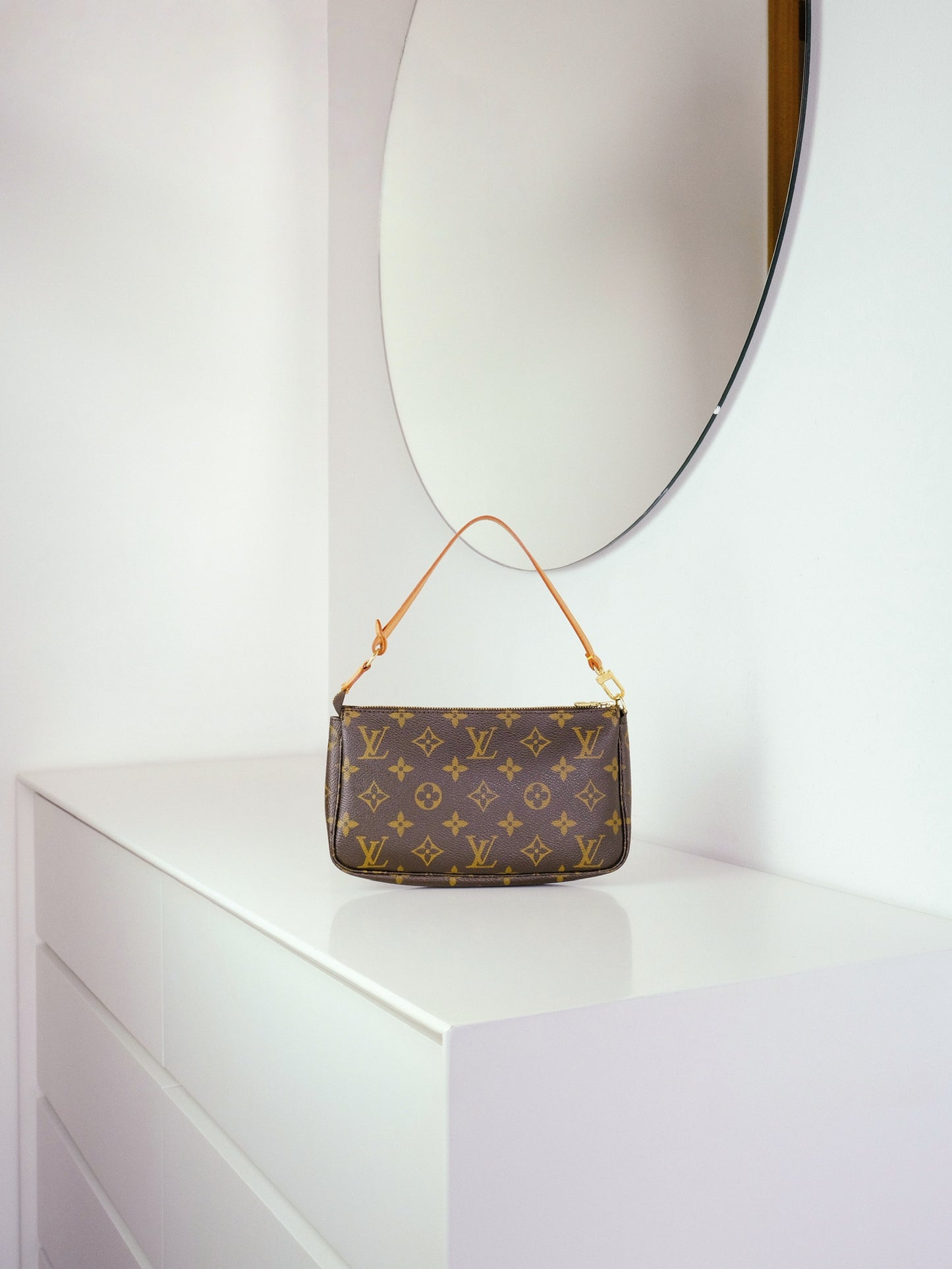 Louis Vuitton Vintage Pochette Accessoires Shoulder Crossbody Bag