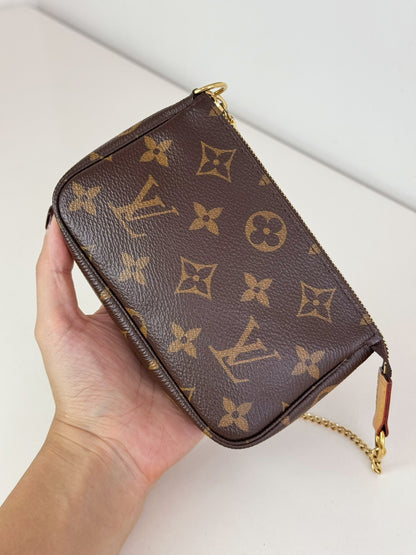 Louis Vuitton Vintage Mini Pochette Accessoires Shoulder Crossbody Bag