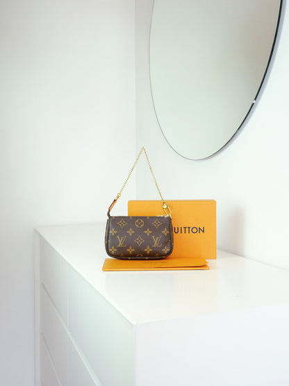 Louis Vuitton Vintage Mini Pochette Accessoires Shoulder Crossbody Bag