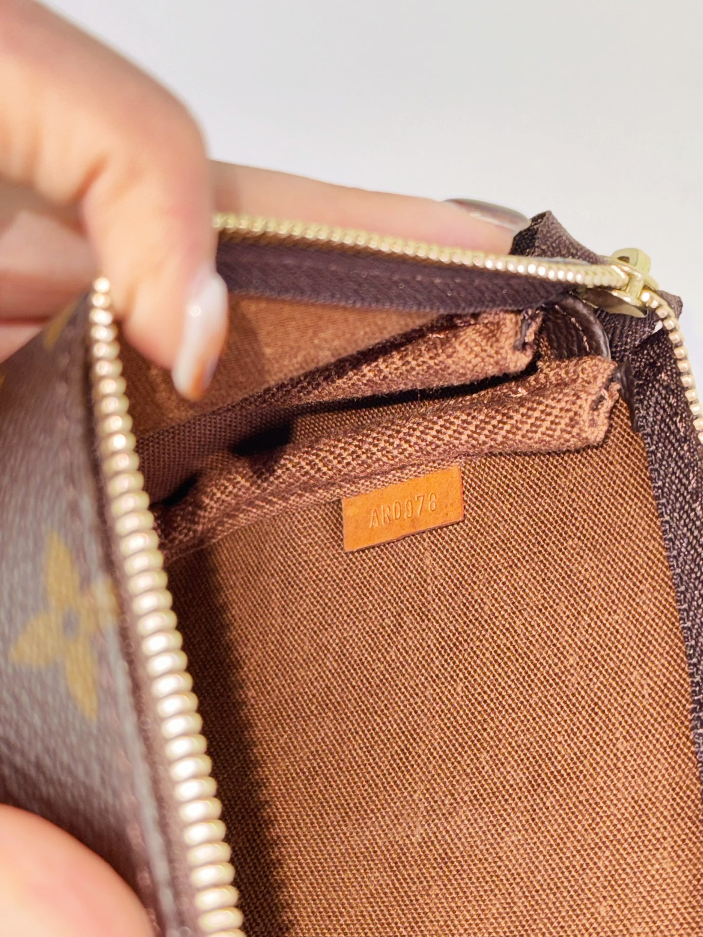 Louis Vuitton Vintage Pochette Accessoires Shoulder Crossbody Bag