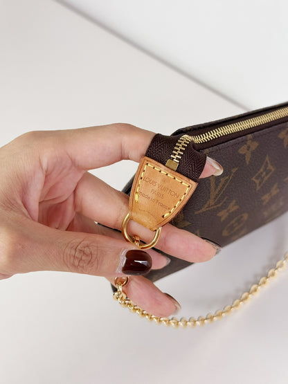 Louis Vuitton Vintage Pochette Accessoires Shoulder Crossbody Bag