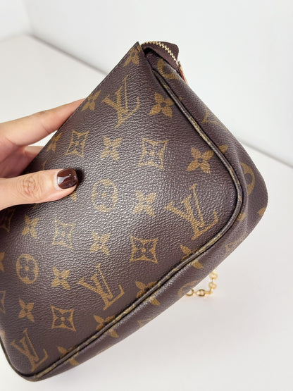 Louis Vuitton Vintage Pochette Accessoires Shoulder Crossbody Bag