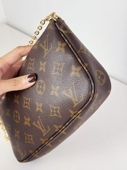 Louis Vuitton Vintage Pochette Accessoires Shoulder Crossbody Bag