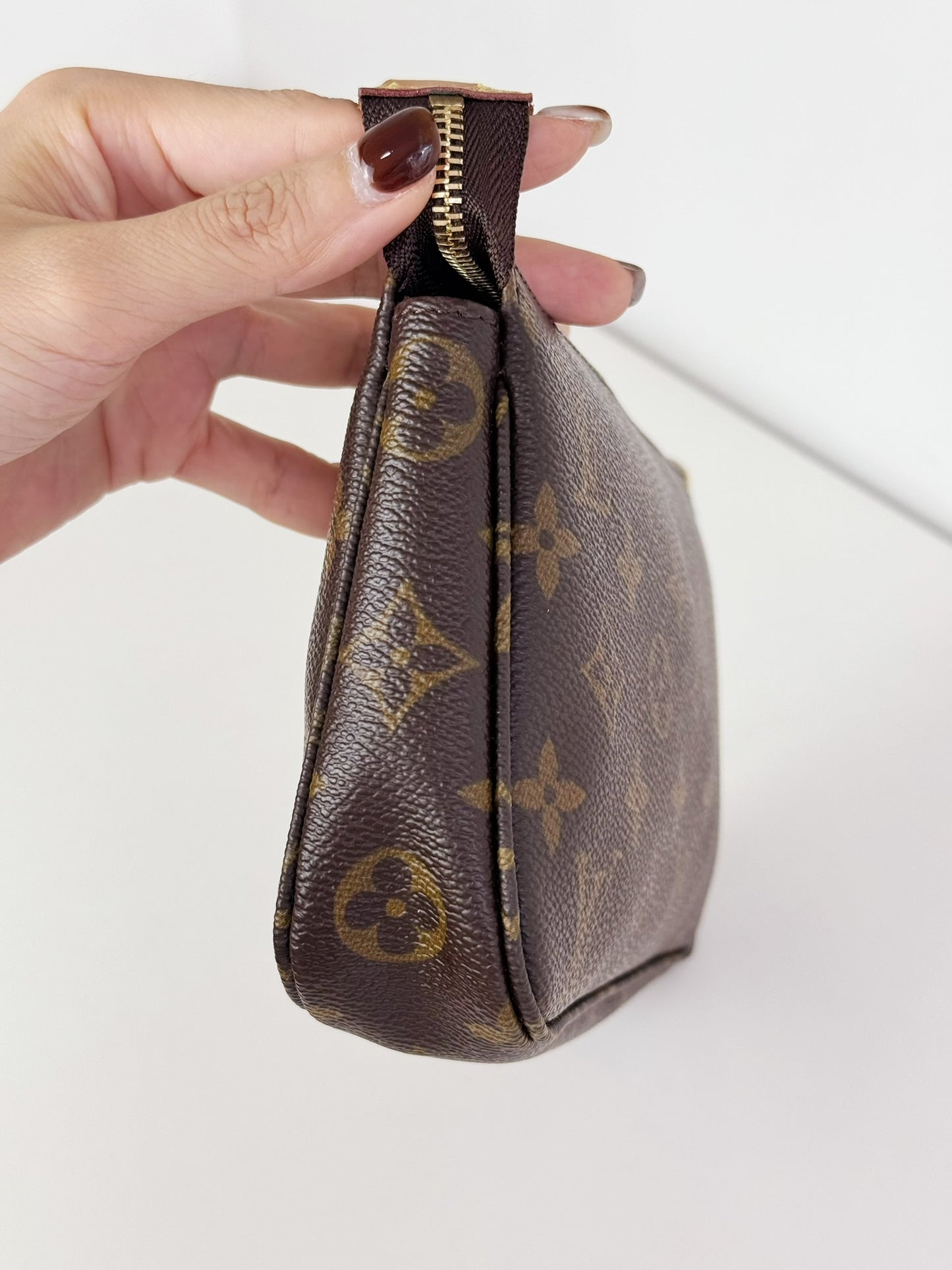 Louis Vuitton Vintage Pochette Accessoires Shoulder Crossbody Bag
