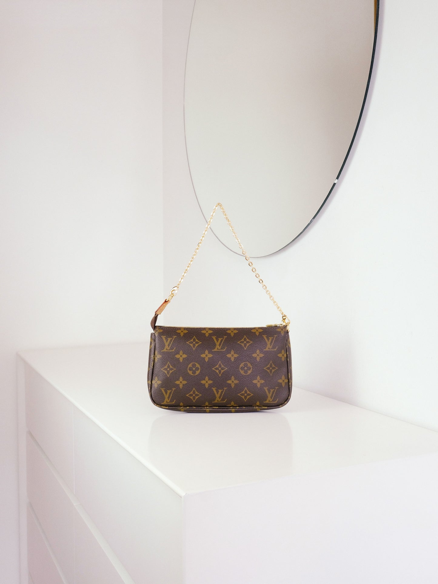 Louis Vuitton Vintage Pochette Accessoires Shoulder Crossbody Bag