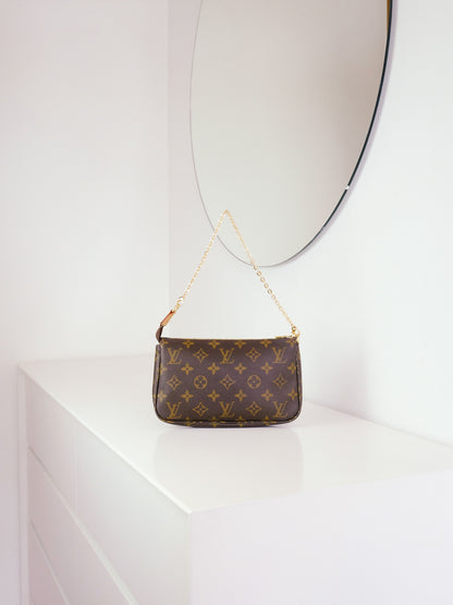 Louis Vuitton Vintage Pochette Accessoires Shoulder Crossbody Bag