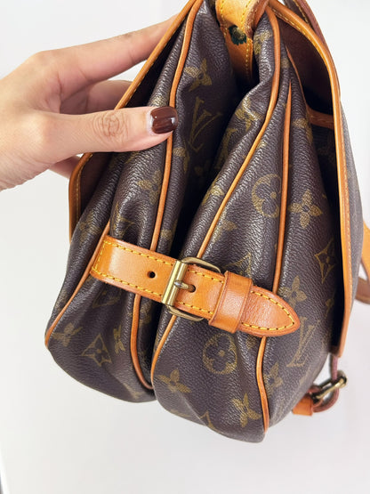 Louis Vuitton Vintage Saumur 30 Shoulder Crossbody Bag