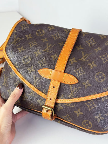 Louis Vuitton Vintage Saumur 30 Shoulder Crossbody Bag