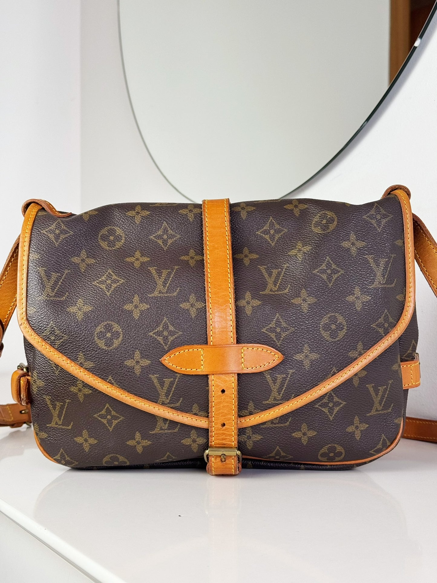 Louis Vuitton Vintage Saumur 30 Shoulder Crossbody Bag
