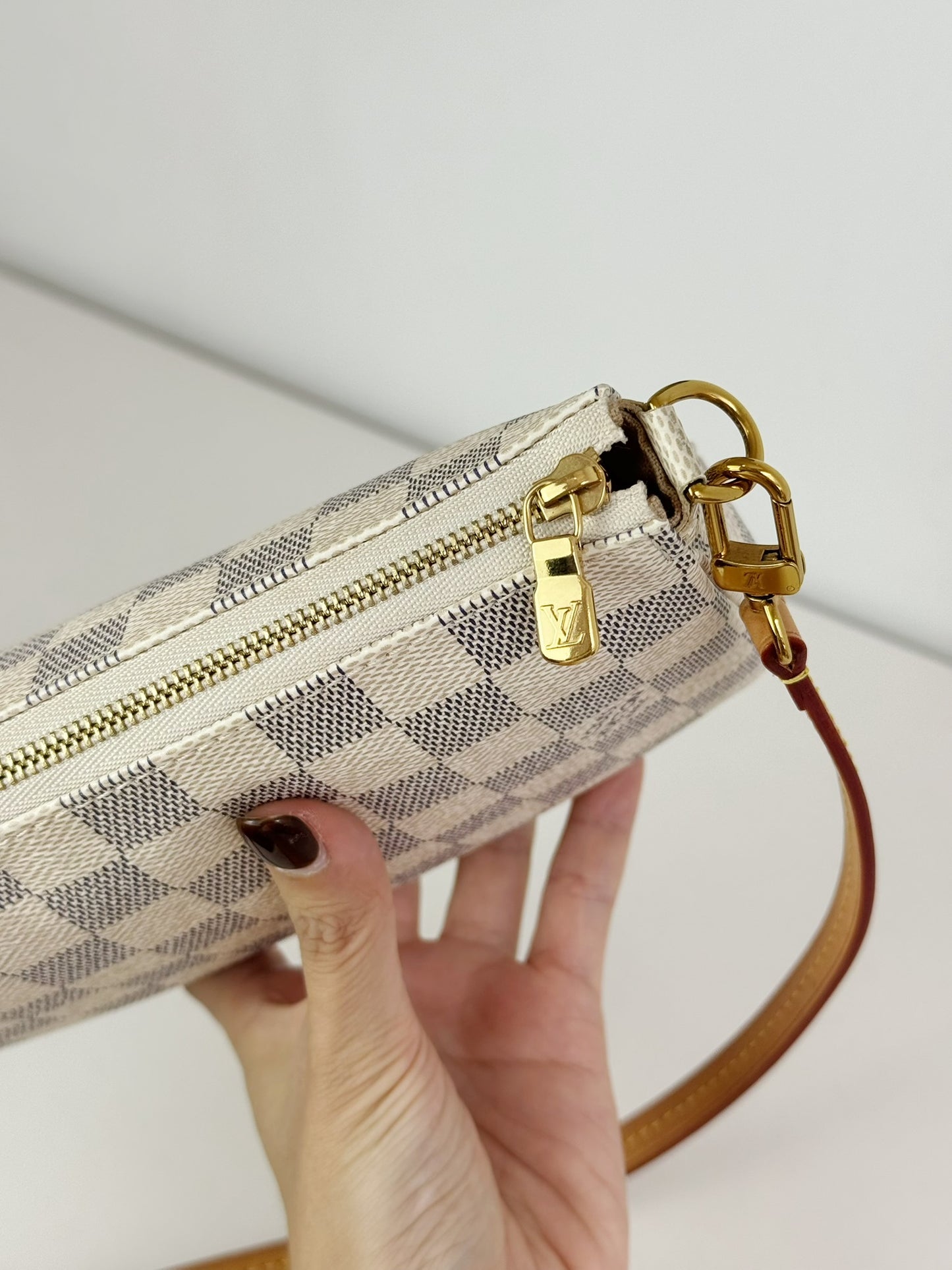 Louis Vuitton Azur Pochette Accessoires Shoulder Crossbody Bag RFID