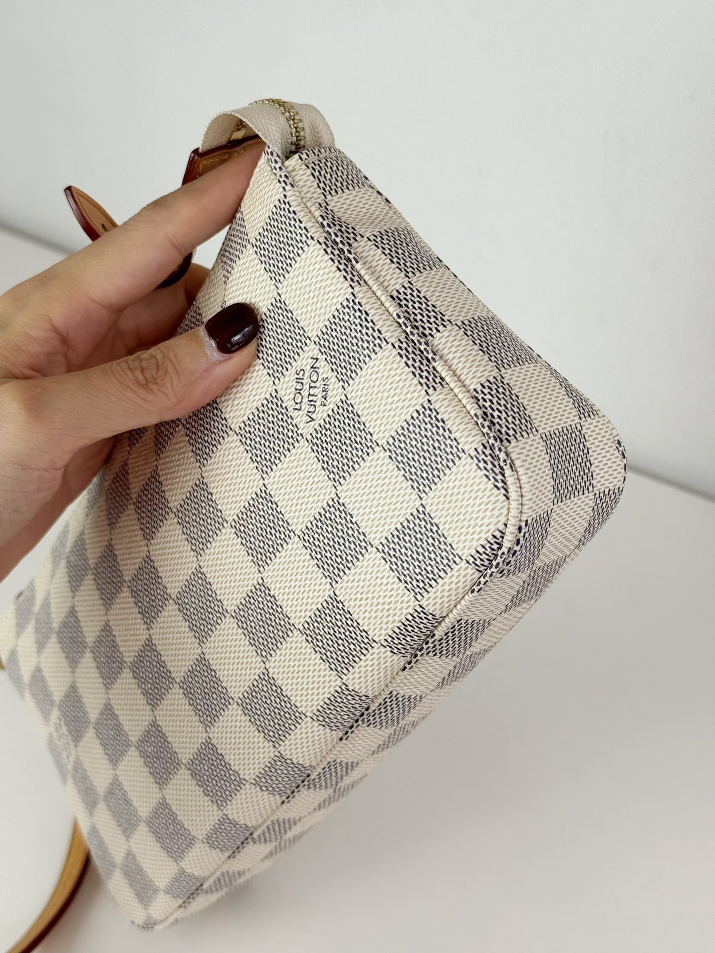 Louis Vuitton Azur Pochette Accessoires Shoulder Crossbody Bag RFID