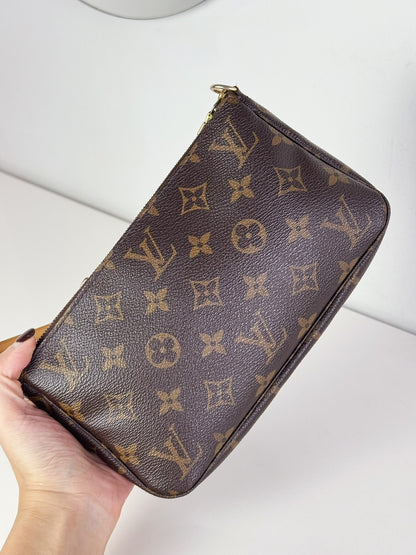 Louis Vuitton Vintage Pochette Accessoires Shoulder Crossbody Bag