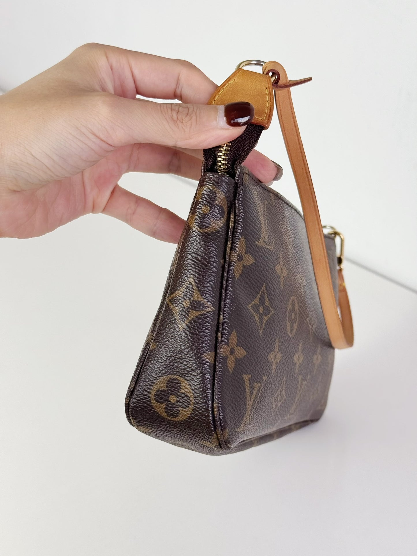 Louis Vuitton Vintage Pochette Accessoires Shoulder Crossbody Bag